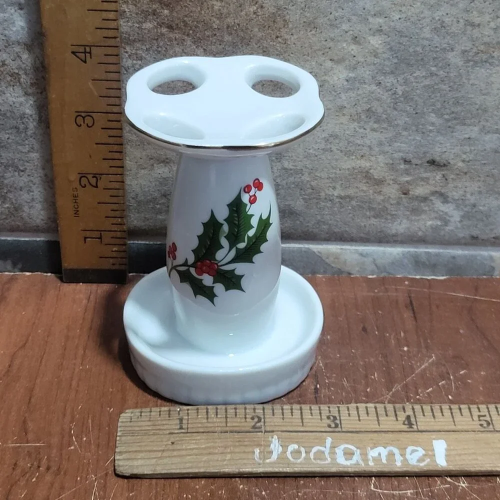 Vintage Porcelain Green Holly Leaves Berry Toothbrush Holder
